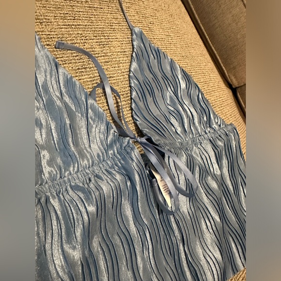 Blue front tie crop top - Picture 6 of 9